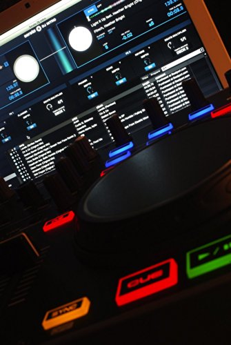 Denon DJ MC2000 Belt DJ Controller with Serato Intro